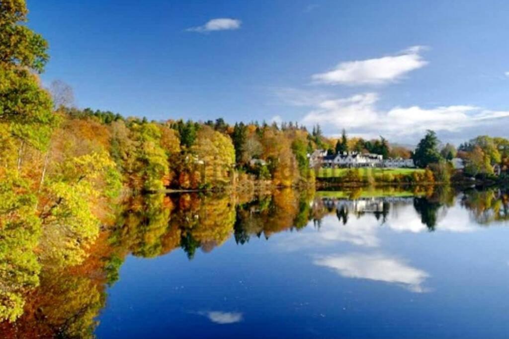 Beautiful 2 Bedroom, 2 Bathroom Flat With Parking. Pitlochry Esterno foto