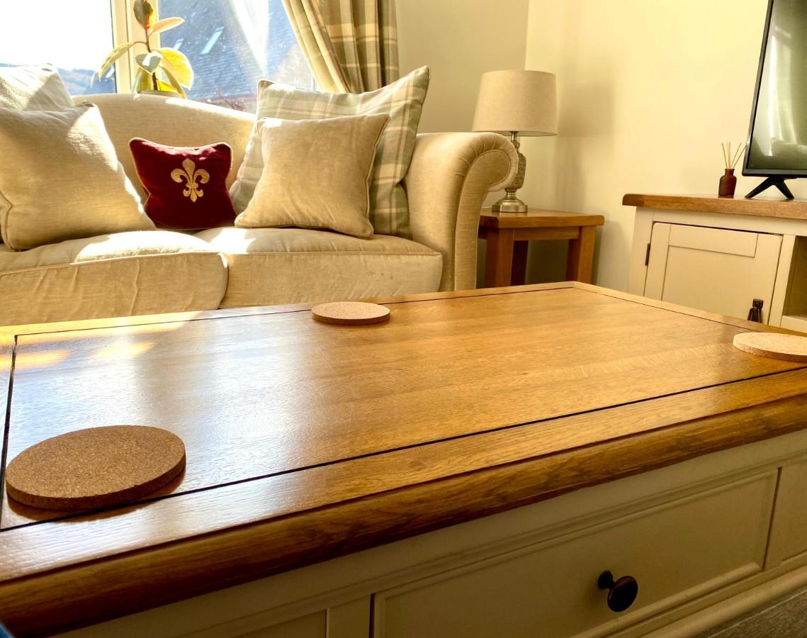 Beautiful 2 Bedroom, 2 Bathroom Flat With Parking. Pitlochry Esterno foto